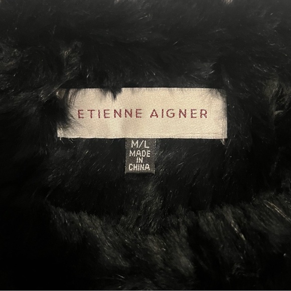 Etienne Aigner blouse. - Picture 4 of 5